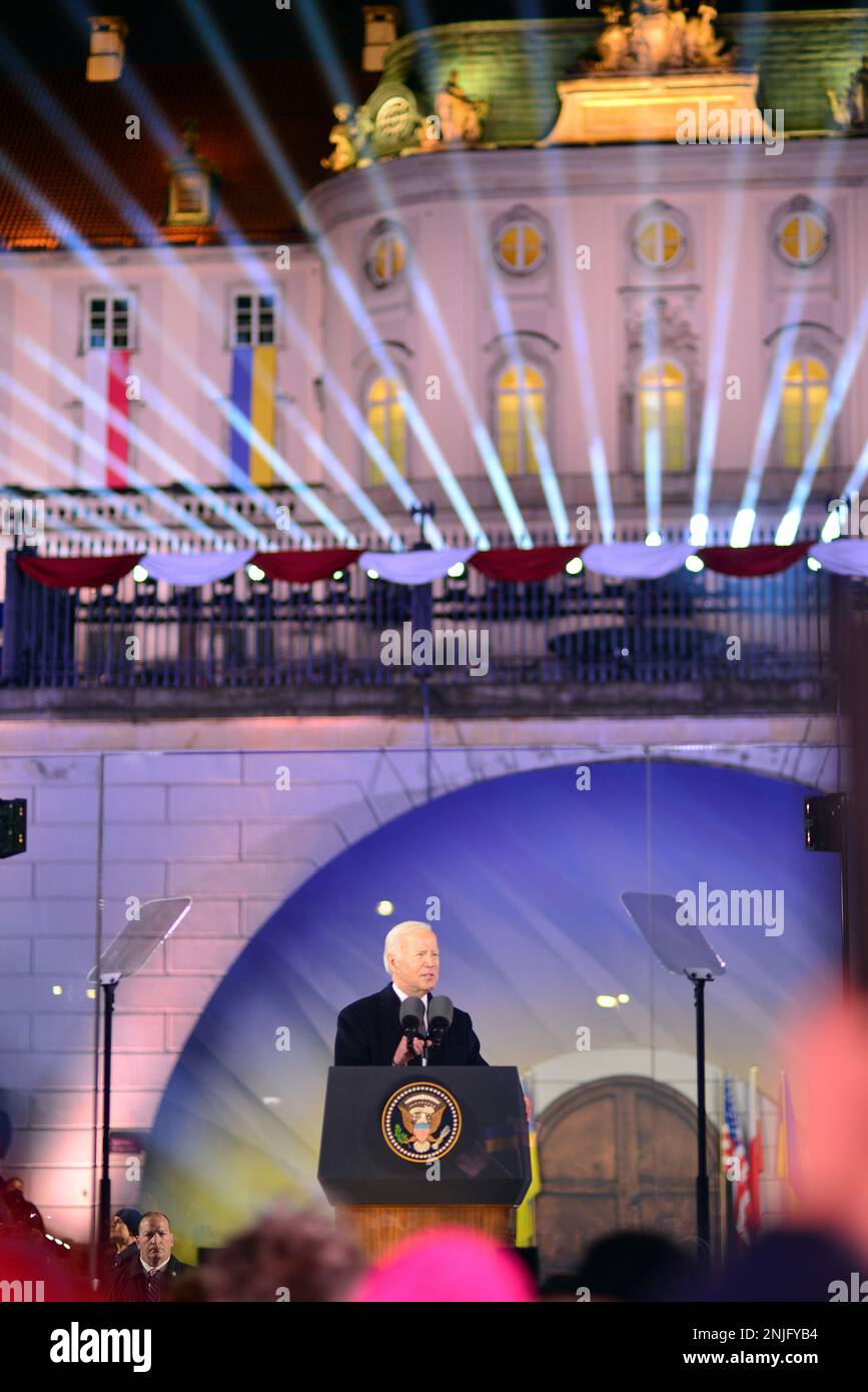 Warschau, Polen. 21. Februar 2023 US-Präsident Joe Biden in den Warsaw Royal Castle Gardens. Die Rede zum Jahrestag der russischen Invasion Stockfoto