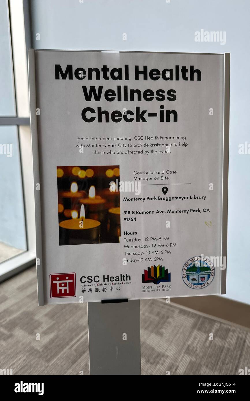 Ein psychischer Wellness-Check in Sign in der Bruggemeyer Library, Mittwoch, 22. Februar 2023, im Anschluss an die Massenschießerei im Star Ballroom Dance Studio. Ein bewaffneter Mann tötete am 22. Januar 2023 mehrere Leute im Tanzstudio des Ballsaals während der Mondneujahrsfeier. Stockfoto