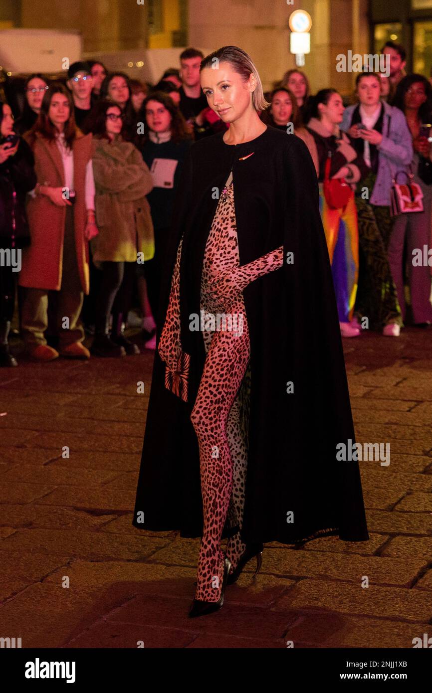 Mailand, Italien. 22. Februar 2023. Nataly Osmann kommt zur Cavalli Modenschau während der Mailänder Modewoche Frauenbekleidung Herbst/Winter 2023/2024. Kredit: SOPA Images Limited/Alamy Live News Stockfoto