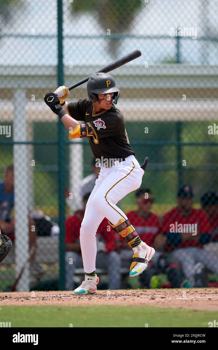 FCL Pirates Javier Rivas (97) bats during a Florida Complex League baseball game against the FCL Twins on August 8, 2022 at Pirate City in Bradenton, Florida. (Mike Janes/Four Seam Images via AP) Stockfoto