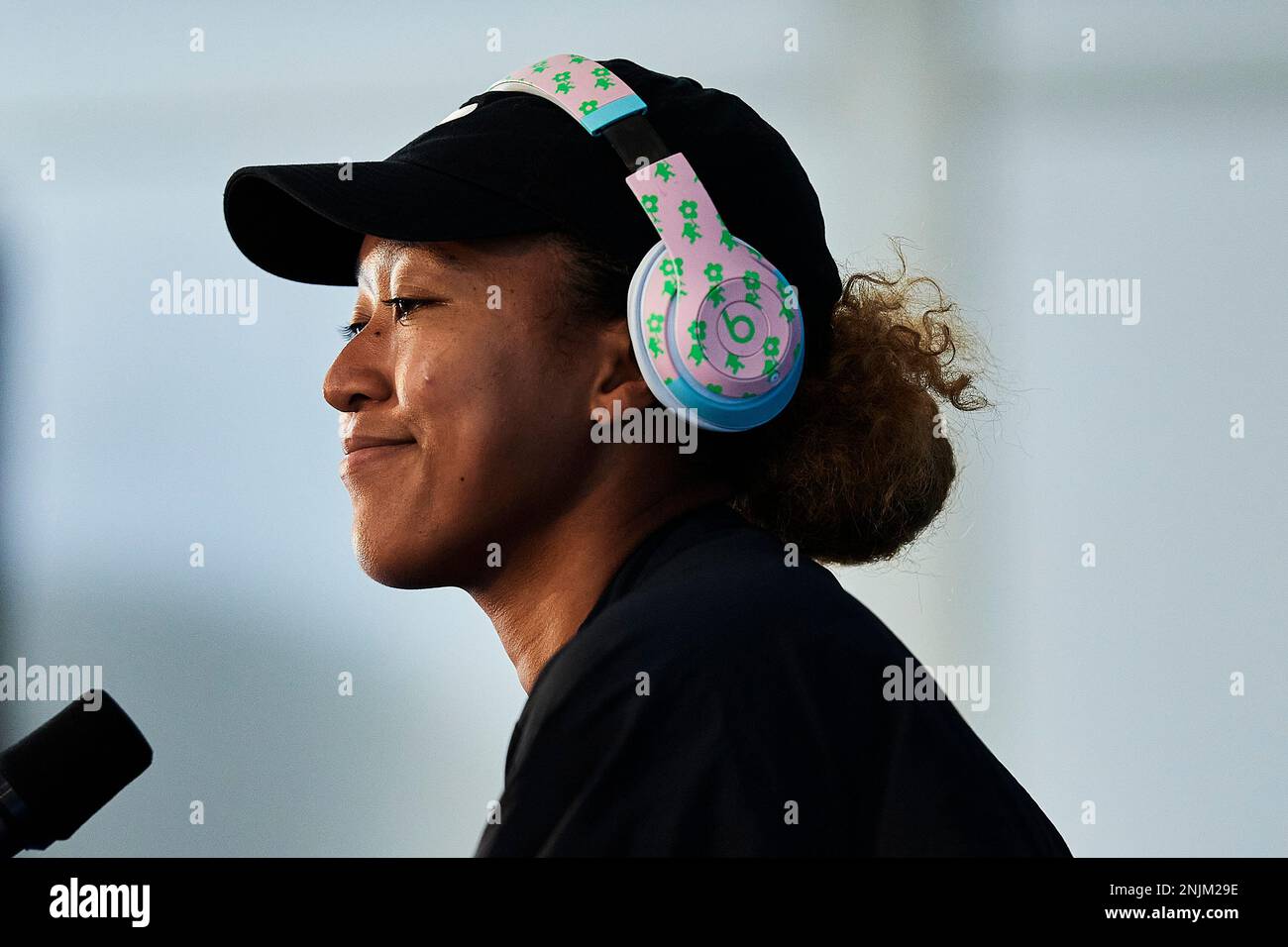SAN JOSE, CA - AUGUST 01: Naomi Osaka speaks with the media at the MUBADALA Silicon Valley Classic on Monday, August 1, 2022 at the San Jose State Tennis Center in San Jose, California. (Photo by Matt Cohen/Icon Sportswire) (Icon Sportswire via AP Images) Stockfoto