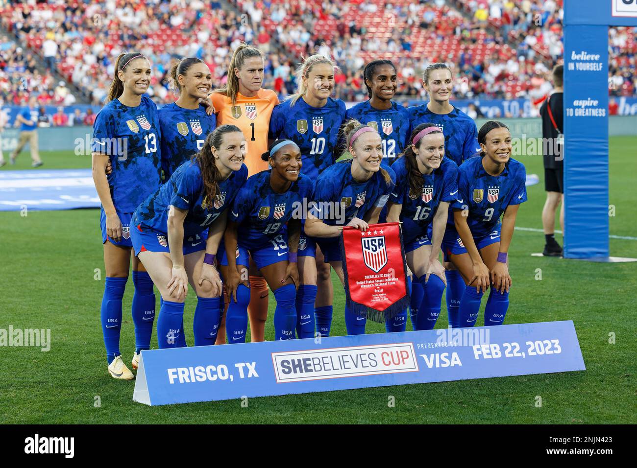 USA Women's National Soccer Team posieren vor dem Beginn des Spiels SHEBELIEVES CUP USA gegen Brasilien 2023 im Toyota Stadium in Frisco, Texas, am Mittwoch Stockfoto
