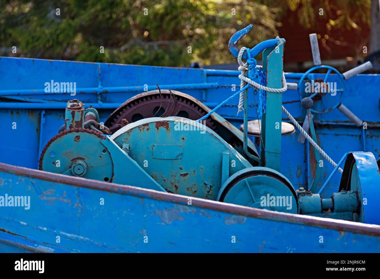 Detail von einem kleinen Fischerboot mit Maschinen Stockfoto