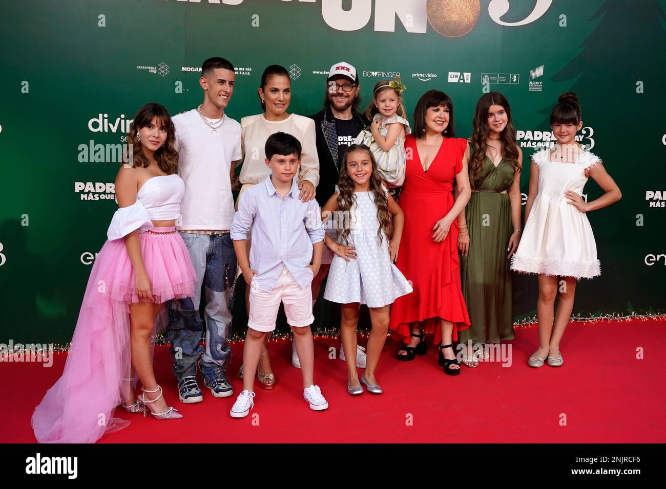 The cast of the movie 'Padre no hay más que uno 3' pose for the media at the premiere, a family comedy directed by Santiago Segura, which takes place at Callao Cinemas, on July 12, 2022, in Madrid (Spain). CINEMA;PREMIERE;PEOPLE;PHOTOCALL Ángel Díaz Briñas / Europa Press 07/12/2022 (Europa Press via AP) Stockfoto