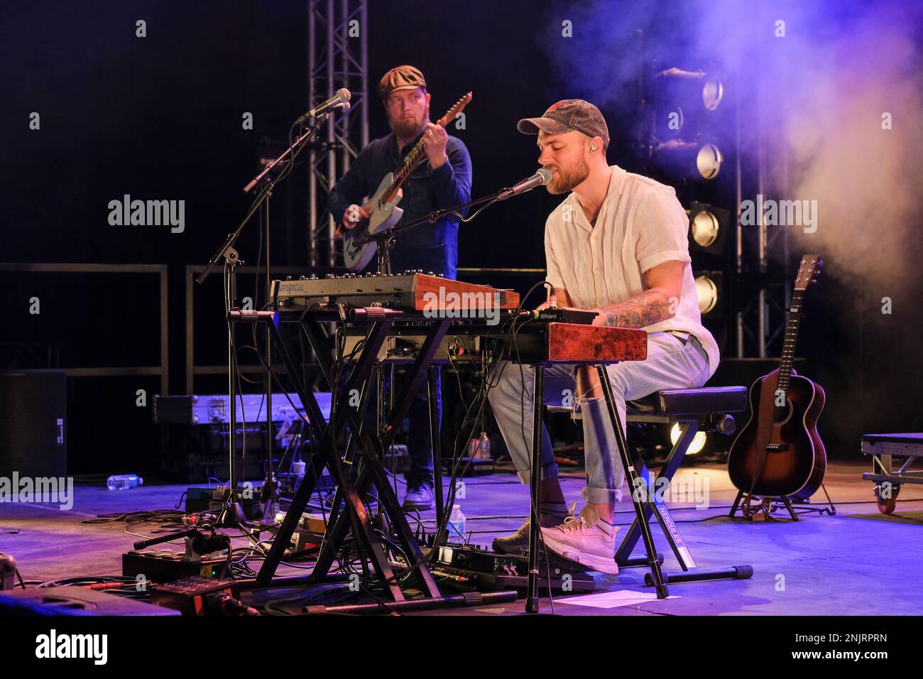 Asgeir tritt während des 40. Jahrestags des WOMAD Festivals auf der Bühne auf, Charlton Park, Malmesbury, England. 31. Juli 2022 Stockfoto