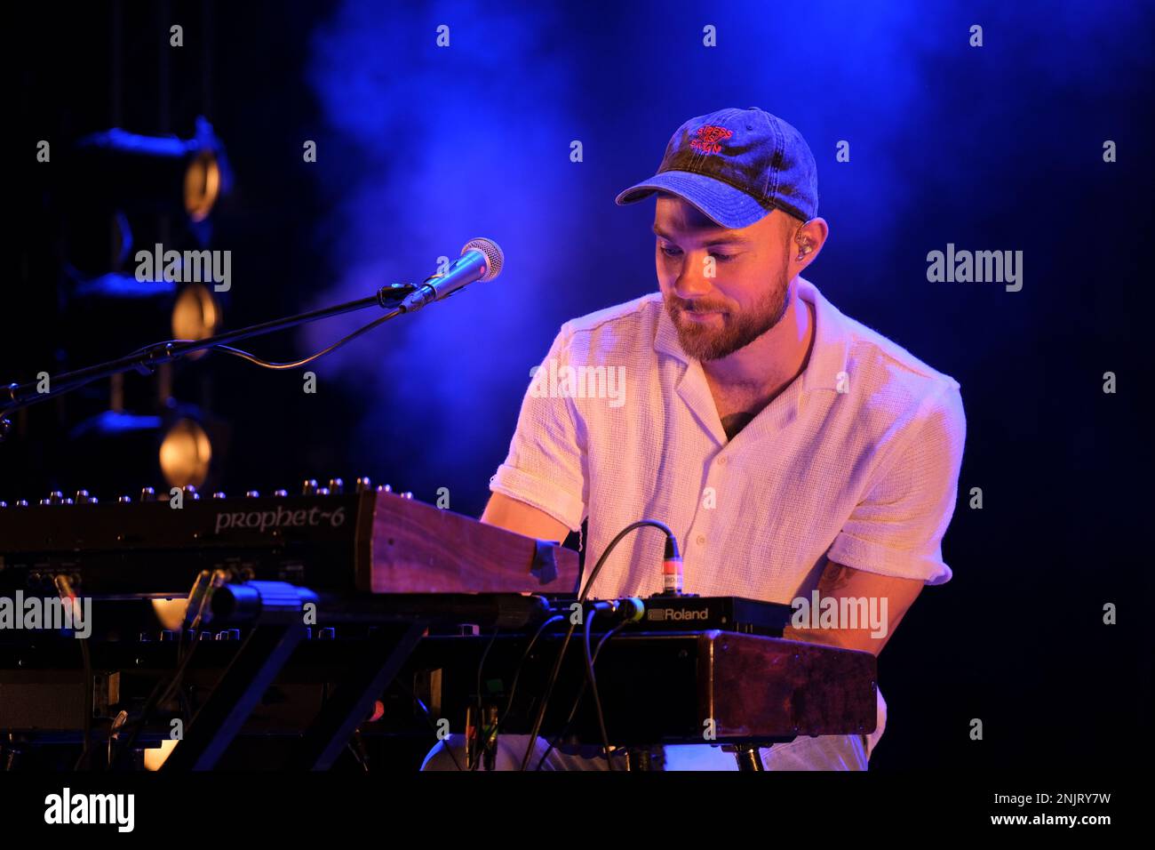 Asgeir tritt während des 40. Jahrestags des WOMAD Festivals auf der Bühne auf, Charlton Park, Malmesbury, England. 31. Juli 2022 Stockfoto