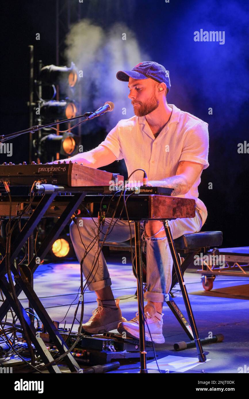 Asgeir tritt während des 40. Jahrestags des WOMAD Festivals auf der Bühne auf, Charlton Park, Malmesbury, England. 31. Juli 2022 Stockfoto