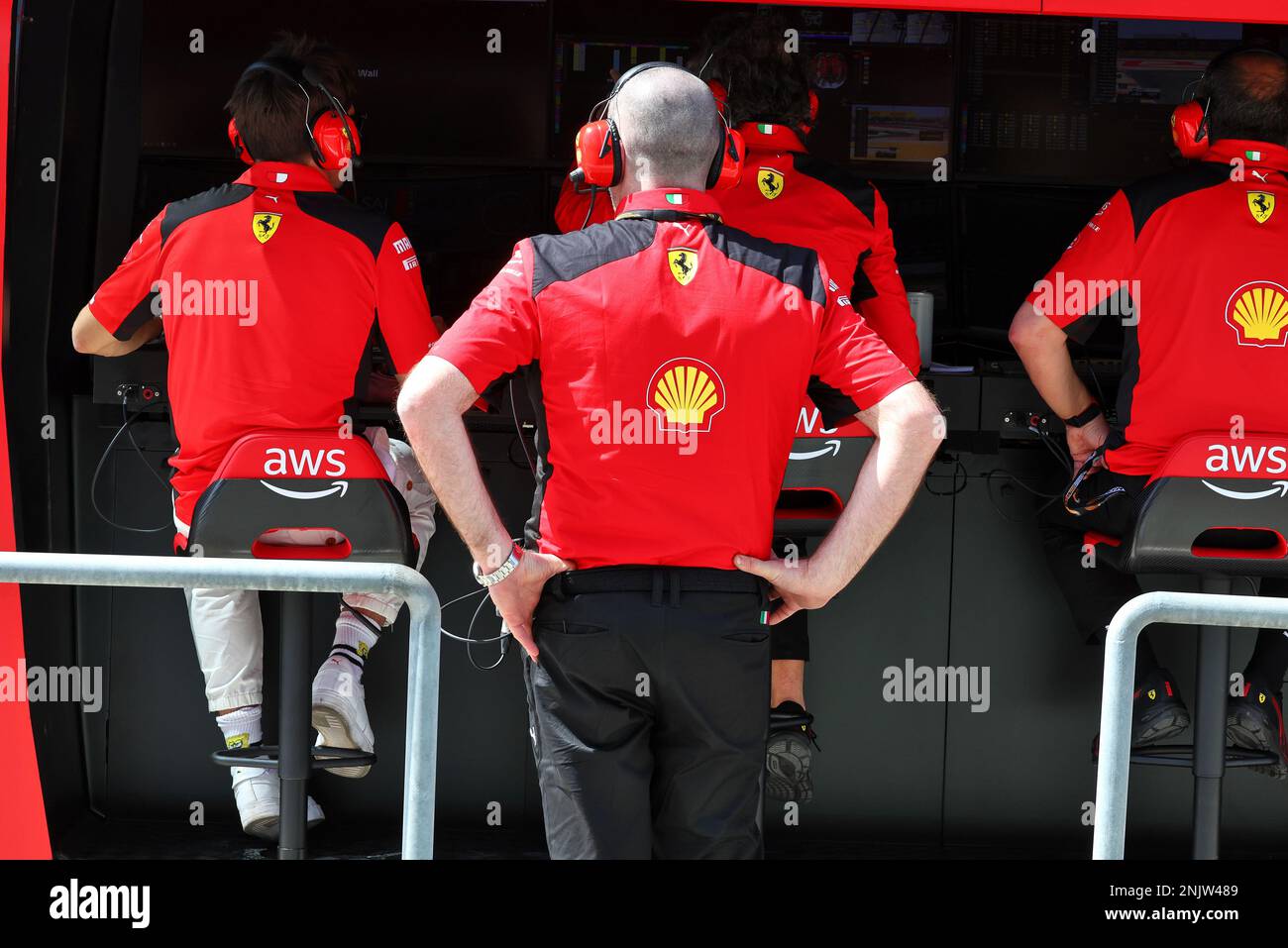 Sakhir, Bahrain. 23. Februar 2023 Ferrari-Grubengantry. Formula One Testing, Day One, Donnerstag, 23. Februar 2023. Sakhir, Bahrain. Stockfoto