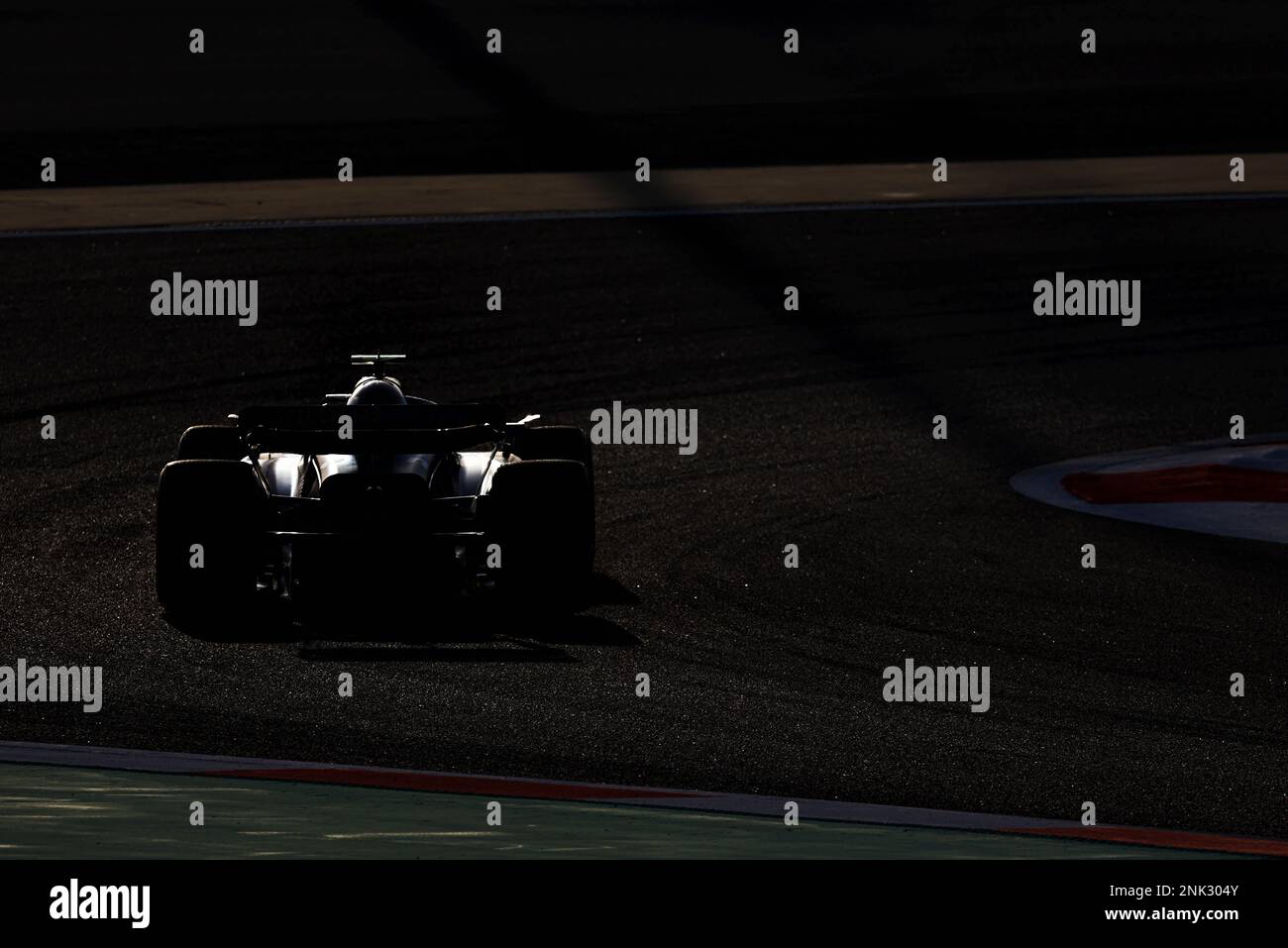 Logan SarSergeant (USA) Williams Racing FW45. Formula One Testing, Day One, Donnerstag, 23. Februar 2023. Sakhir, Bahrain. Stockfoto