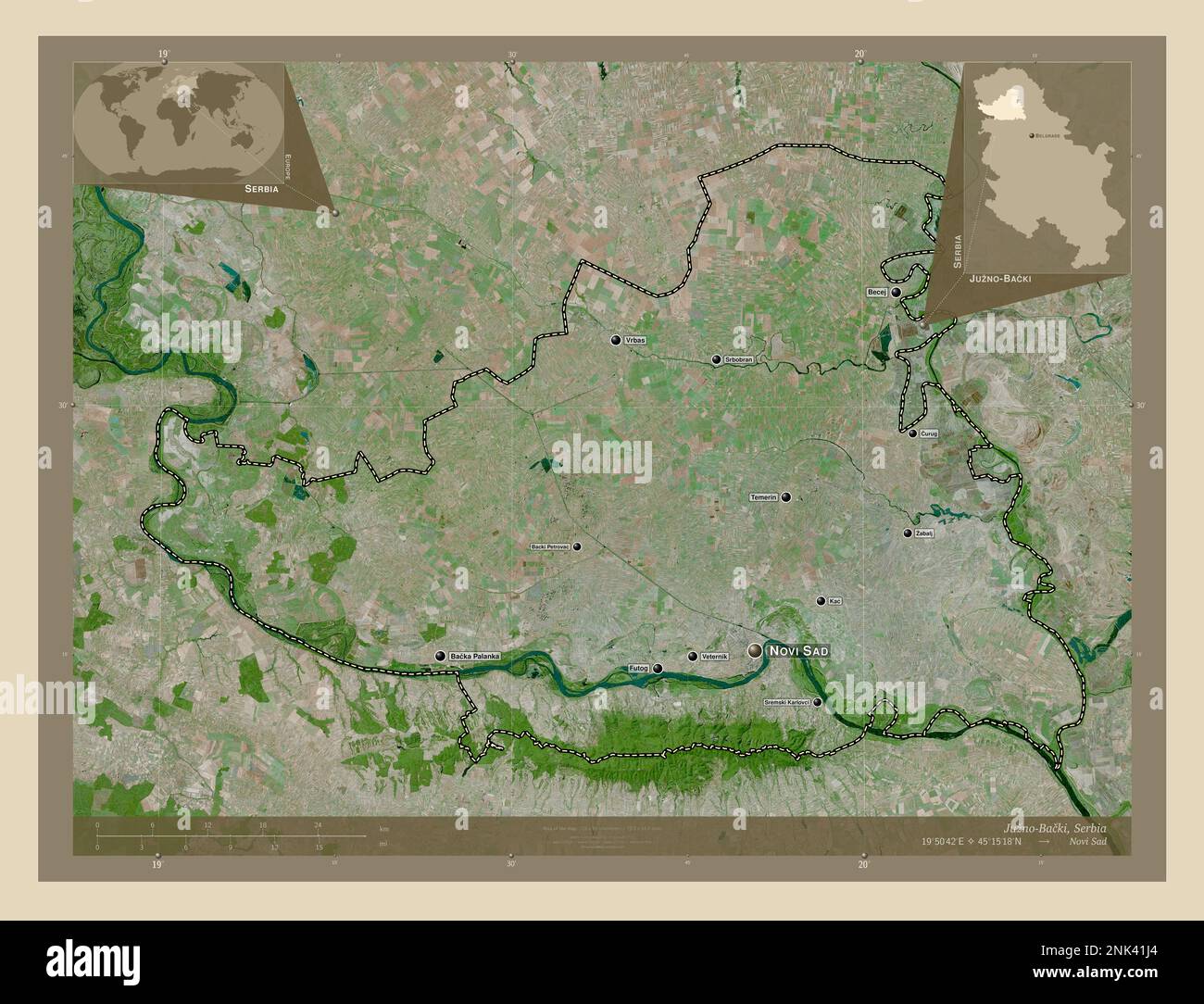 Juzno-Backi, Bezirk Serbien. Hochauflösende Satellitenkarte. Standorte und Namen der wichtigsten Städte der Region. Eckkarten für zusätzliche Standorte Stockfoto