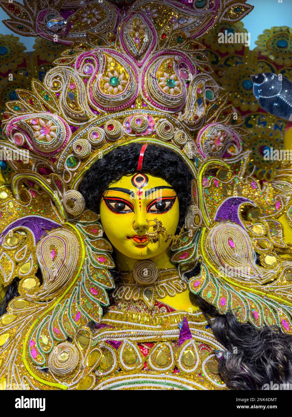 Als Idol der Göttin Durga in Pandal ist Durga Puja das weltweit wichtigste hindu-Festival für Bengali. Stockfoto