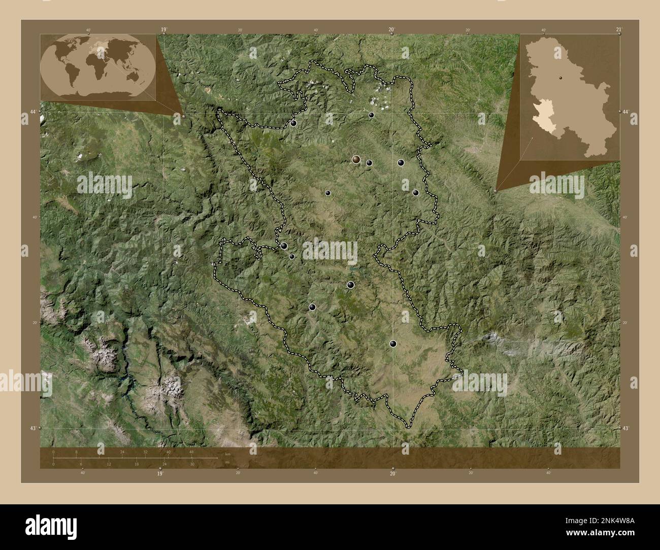 Zlatiborski, Bezirk Serbien. Satellitenkarte mit niedriger Auflösung. Standorte der wichtigsten Städte der Region. Eckkarten für zusätzliche Standorte Stockfoto