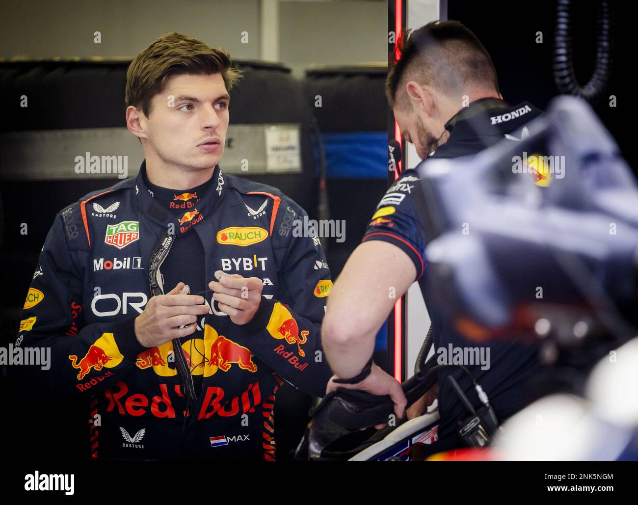 BAHRAIN - Max Verstappen (Red Bull Racing) am ersten Testtag auf der Bahrain International Circuit vor Beginn der Formel 1 Saison. ANP SEM VAN DER WAL Stockfoto