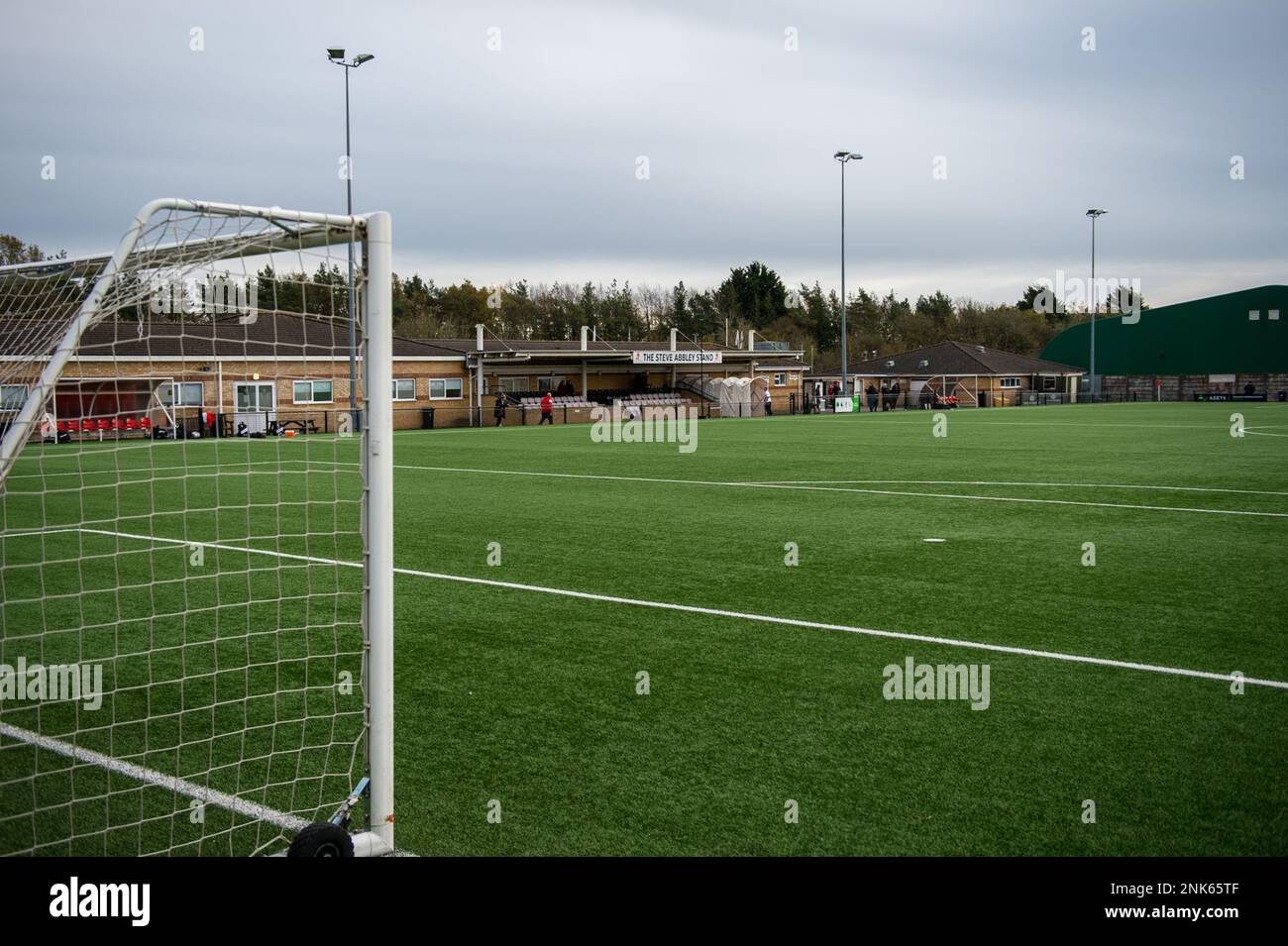 Cirencester, England, 28. November 2021. Vitality Women's FA Cup, zweite Runde, richtiges Spiel zwischen Cheltenham Town Ladies und Southampton Women. Kredit: Stockfoto