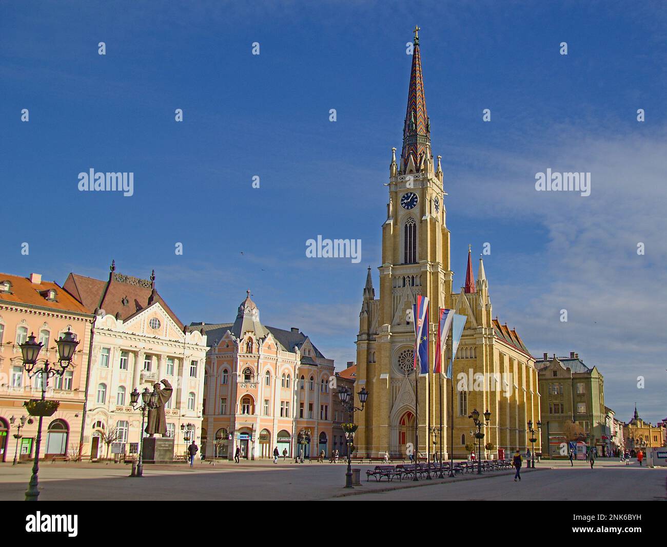Der Name der Marienkirche eine römisch-katholische Pfarrkirche in Novi Sad, Serbien - Blick vom Stadtzentrum auf dem Trg Slobode (Freiheitsplatz) Stockfoto