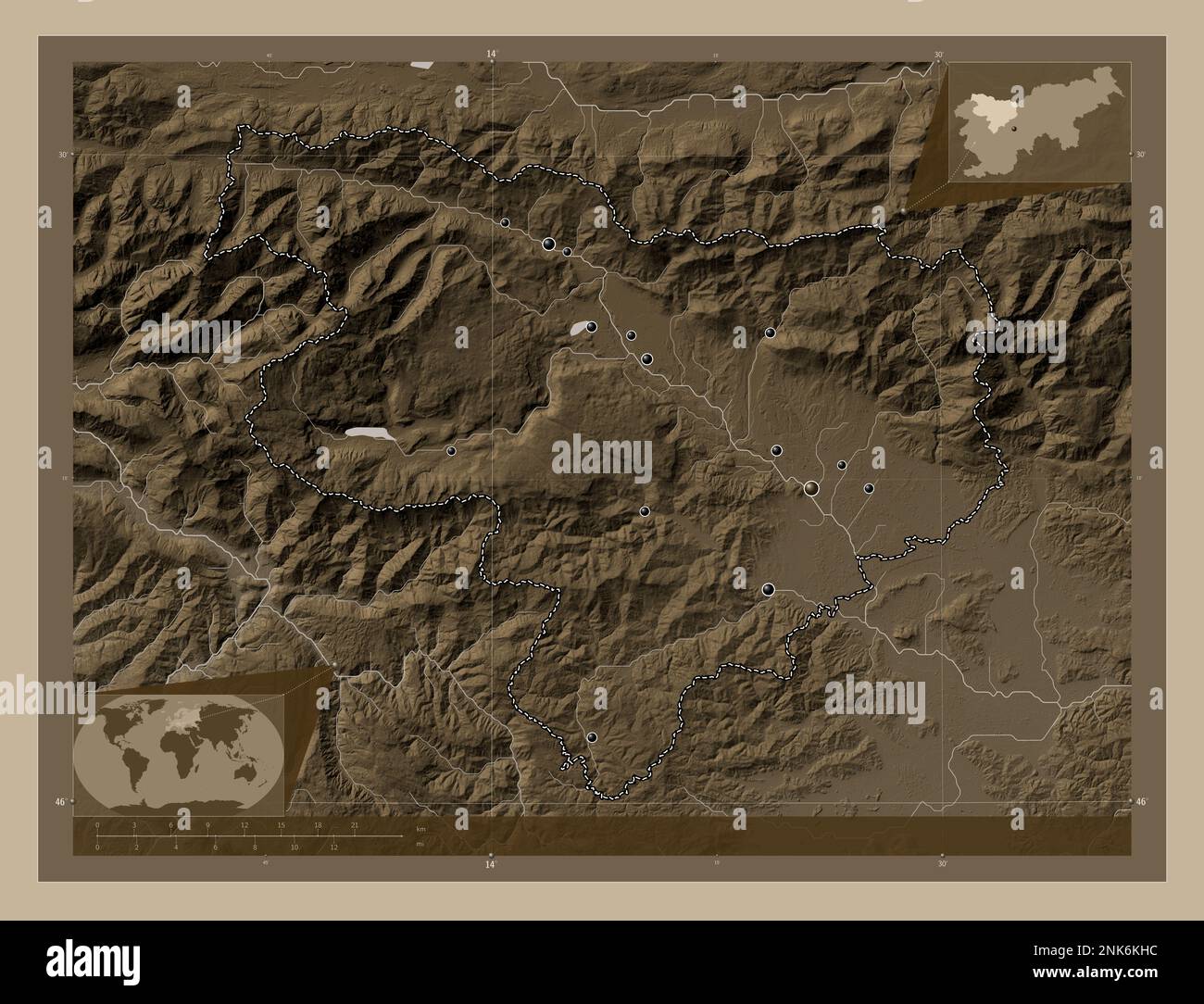 Gorenjska, statistische Region Sloweniens. Höhenplan in Sepia-Tönen mit Seen und Flüssen. Standorte der wichtigsten Städte der Region. Ecke Stockfoto