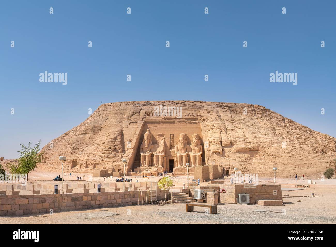 Abu Simbel, Ägypten; 14. Februar 2023 - Ein Blick auf den Großen Tempel von Ramses II., Abu Simbel, Ägypten. Stockfoto