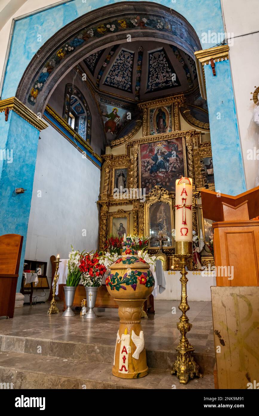 Die Apse der Kirche Nuestra Senora de la Asuncion in Santa Maria Atzompa, Oaxaca, Mexiko. Stockfoto