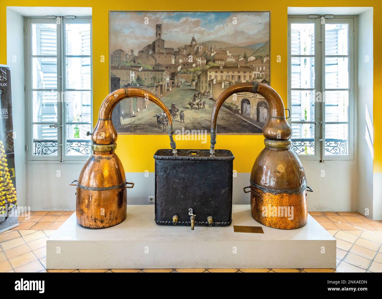 Grasse, Frankreich - 6. August 2022: Klassische Innenausstattung des historischen Parfümmuseums Musee Fragonard in der Rue Ossola in der Altstadt Stockfoto