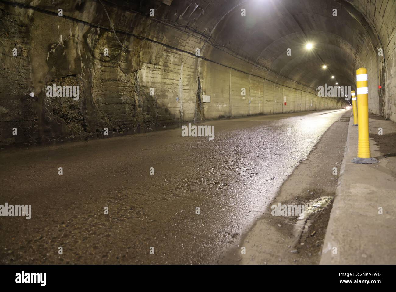 Tunnel von Bâlea, zwischen Capra und Bâlea lac, auf der Transfăgărăşan-Straße (Nationalstraße DN7C); der längste (884 m) und höchste Tunnel in Rumänien Stockfoto