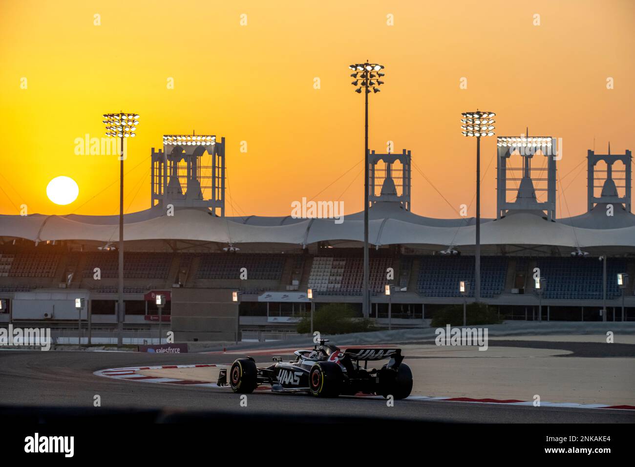 Sakhir, Bahrain, 23. Februar 2023, Kevin Magnussen aus Dänemark tritt um die Haas F1 an. Wintertests, die Wintertests der Formel-1-Meisterschaft 2023. Kredit: Michael Potts/Alamy Live News Stockfoto