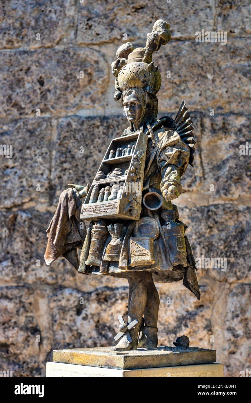 Grasse, Frankreich - 6. August 2022: Bronzestatue des Parfumiers von Tomek Kawiak in der Bulevard Fragonard Straße in der Altstadt der Parfümeriestadt Grasse Stockfoto