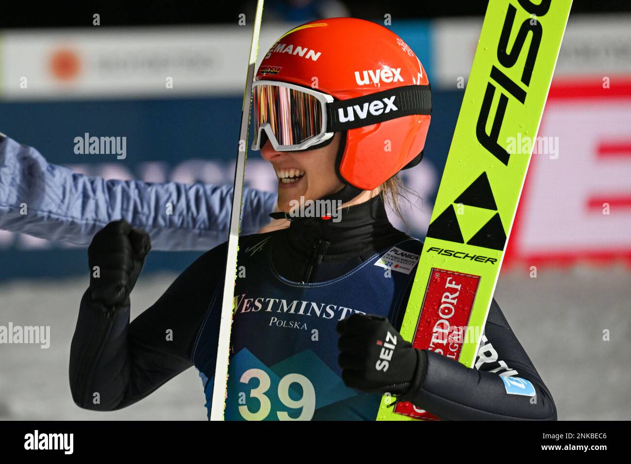 Planica, Slowenien. 23. Februar 2023. Die deutsche Gewinnerin Katharina Althaus feiert das klassische Sprintrennen der Frauen bei der FIS Nordic World Ski Championships 2023. (Foto: Andrej Tarfila/SOPA Images/Sipa USA) Guthaben: SIPA USA/Alamy Live News Stockfoto