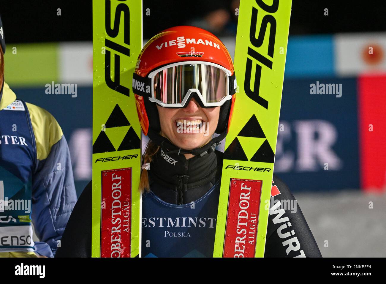 Planica, Slowenien. 23. Februar 2023. Die deutsche Gewinnerin Katharina Althaus feiert das klassische Sprintrennen der Frauen bei der FIS Nordic World Ski Championships 2023. (Foto: Andrej Tarfila/SOPA Images/Sipa USA) Guthaben: SIPA USA/Alamy Live News Stockfoto