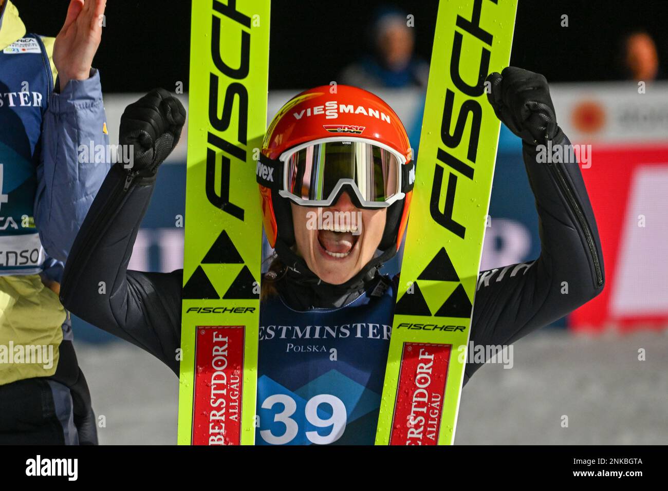 Planica, Slowenien. 23. Februar 2023. Die deutsche Gewinnerin Katharina Althaus feiert das klassische Sprintrennen der Frauen bei der FIS Nordic World Ski Championships 2023. (Foto: Andrej Tarfila/SOPA Images/Sipa USA) Guthaben: SIPA USA/Alamy Live News Stockfoto