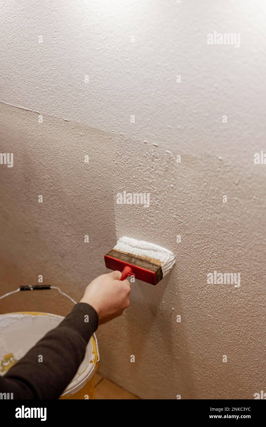 Die Innenwand streichen Stockfoto
