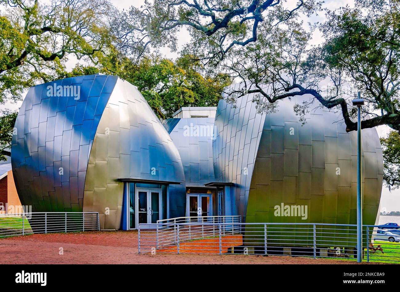 Das Ohr-O’Keefe Museum of Art, entworfen vom Architekten Frank Gehry, ist am 22. Februar 2023 in Biloxi abgebildet. Mississippi. Stockfoto