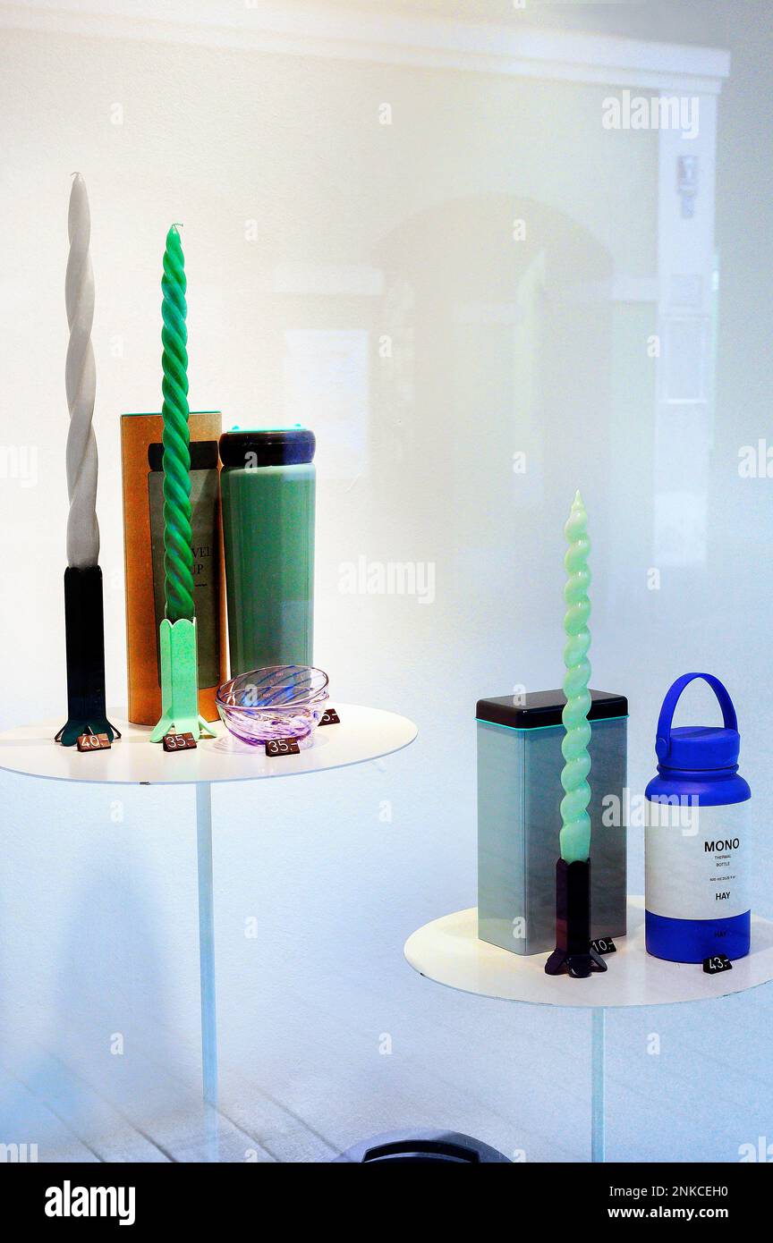 Schaufenster mit gedrehten Kerzen, Bayern, Deutschland Stockfoto Schaufenster mit gedrehten Kerzen, Bayern, Deutschland Stockfoto