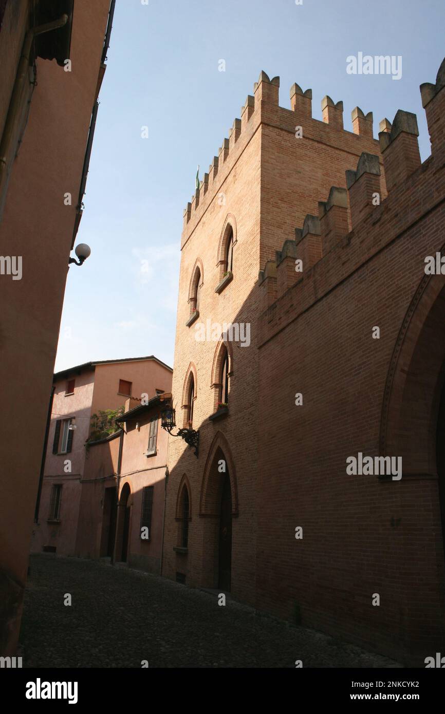 2008 , Juli , Forlì , ITALIEN : The CASE MALDENTI ( Via MalVenti ) , The Palazzo SEGANTI GIOPPI Saffi ( ex Dal Pozzo ) - TURISMO - TURISM - ITALIA - STOCK - GEOGRAFIE - GEOGRAFIA - Architettura - Architektur --- Foto von Giovanbattista BRAMBILLA ---- ARCHIVIO GBB Stockfoto