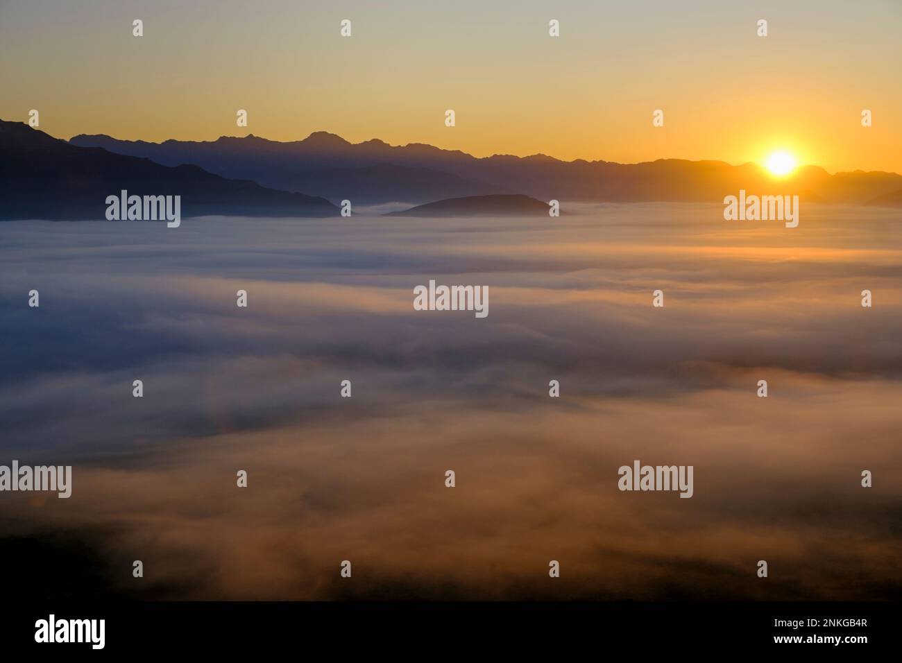 Malerischer Blick auf die Langeberg Bergkette bei Sonnenaufgang Stockfoto