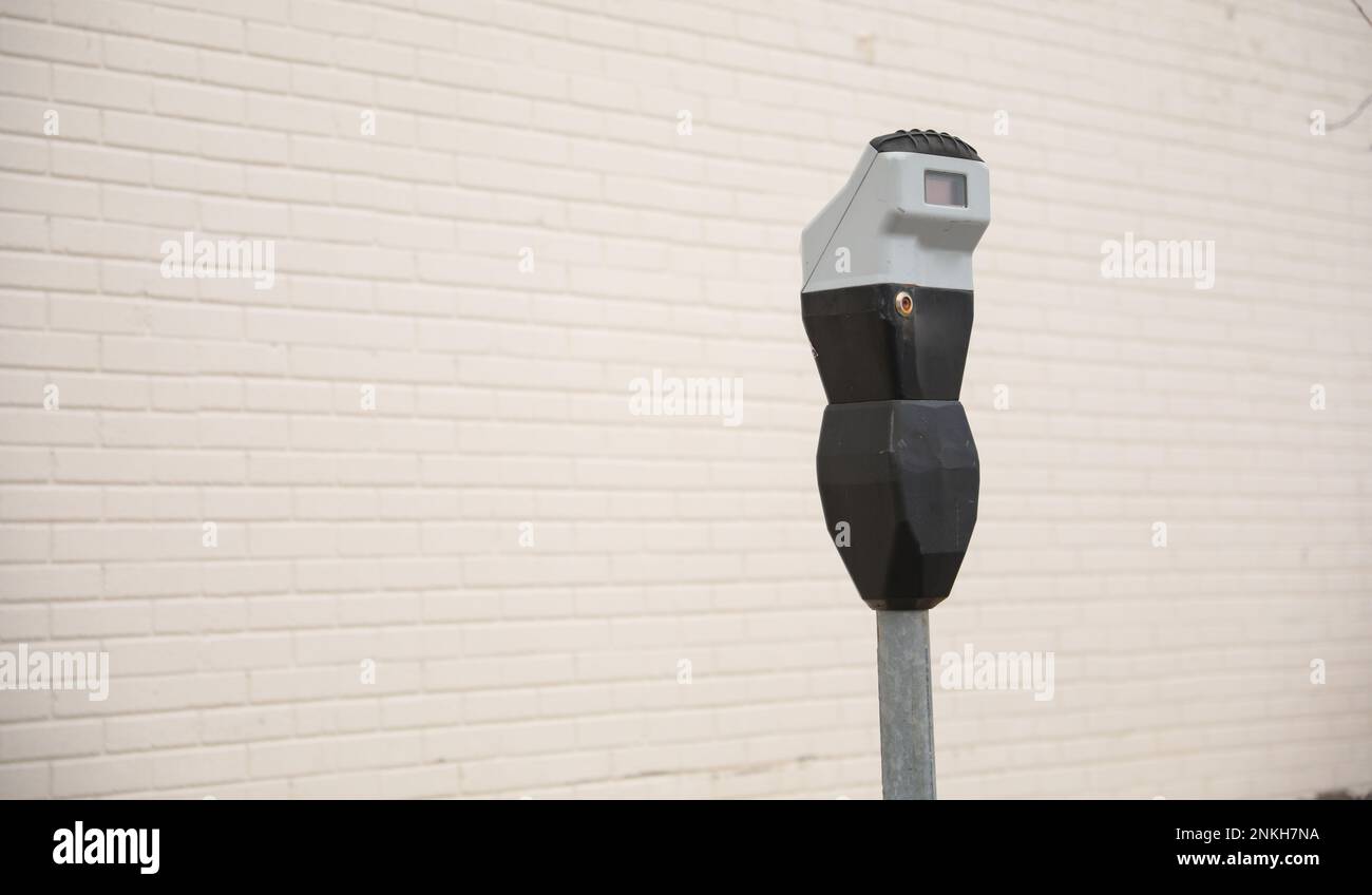 Parkplätze treffen sich auf der Straße Moderne Technologie in der Stadt Stockfoto