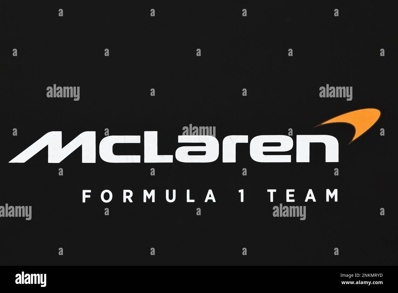 Sakhir, Bahrain, 24.02.2023. McLaren Logo. 24.02.2023. Formel-1-Test, Sakhir, Bahrain, Tag Zwei. Das Foto sollte wie folgt lauten: XPB/Press Association Images. Kredit: XPB Images Ltd/Alamy Live News Stockfoto