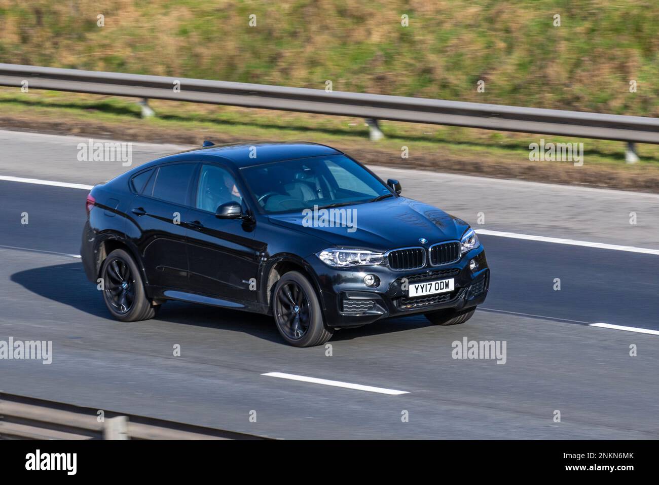 2017 Black BMW X6 XDRIVE40D M SPORT, xDrive 30D-stufiges Auto-Start/Stopp Stockfoto