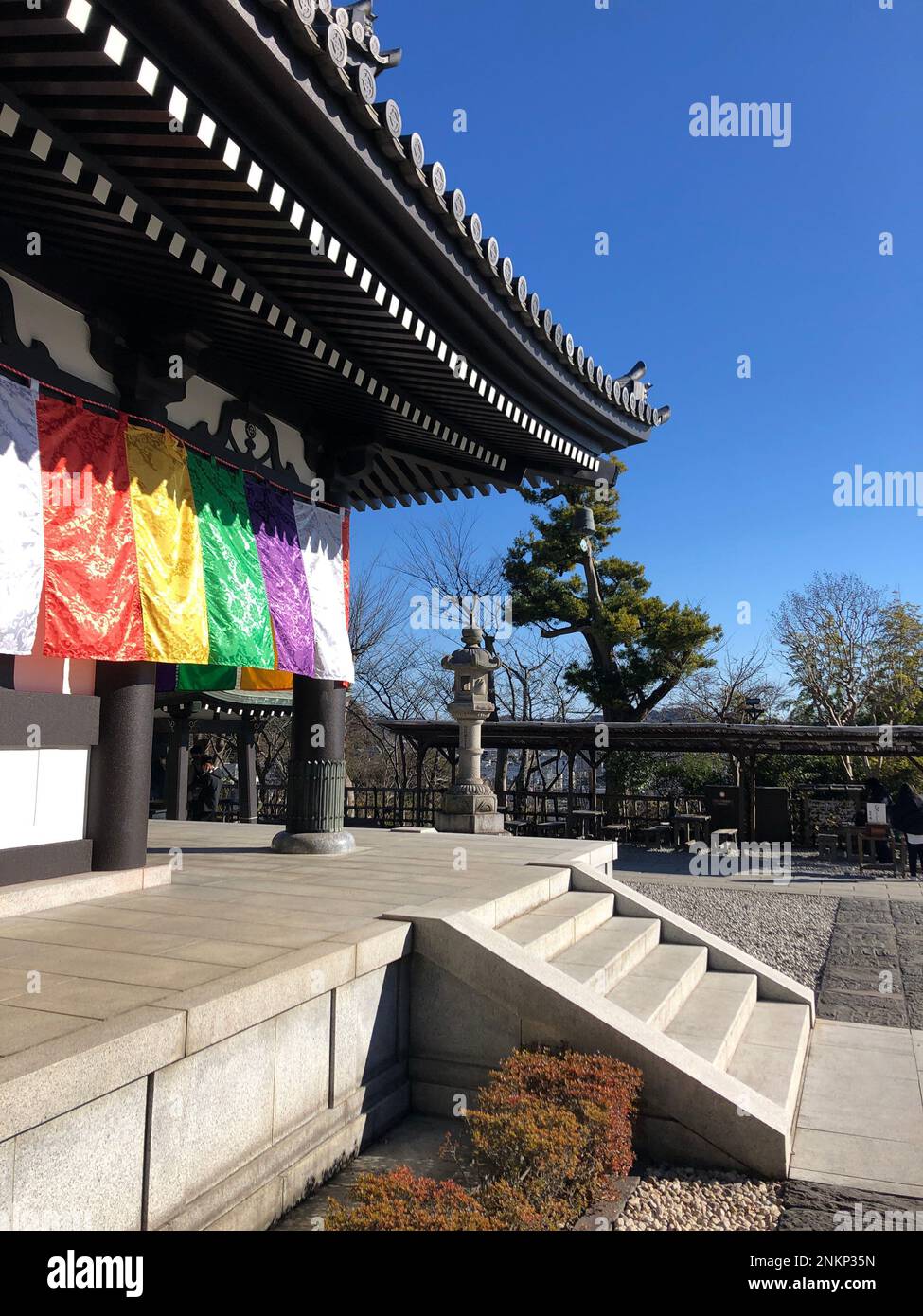 Hase-dera-Tempel in Kamakura, Japan, an einem sonnigen Tag Stockfoto