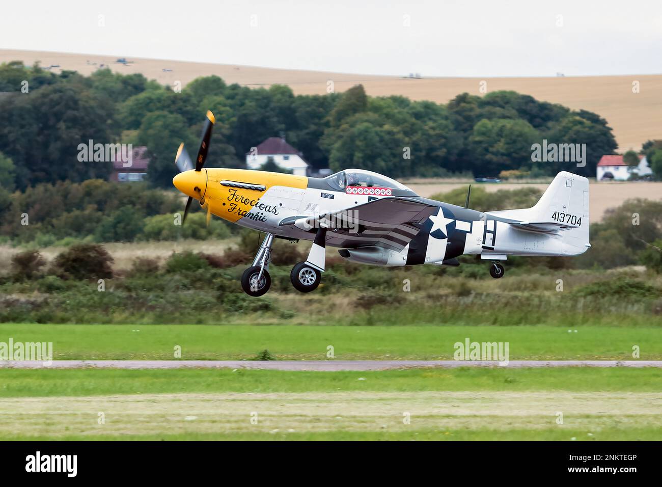 Hier ist die nordamerikanische P-51D Mustang 44-73149, wilder Frankie auf der Shoreham Airshow, Shoreham Airport, East Sussex, Großbritannien. 30. August 2014 Stockfoto