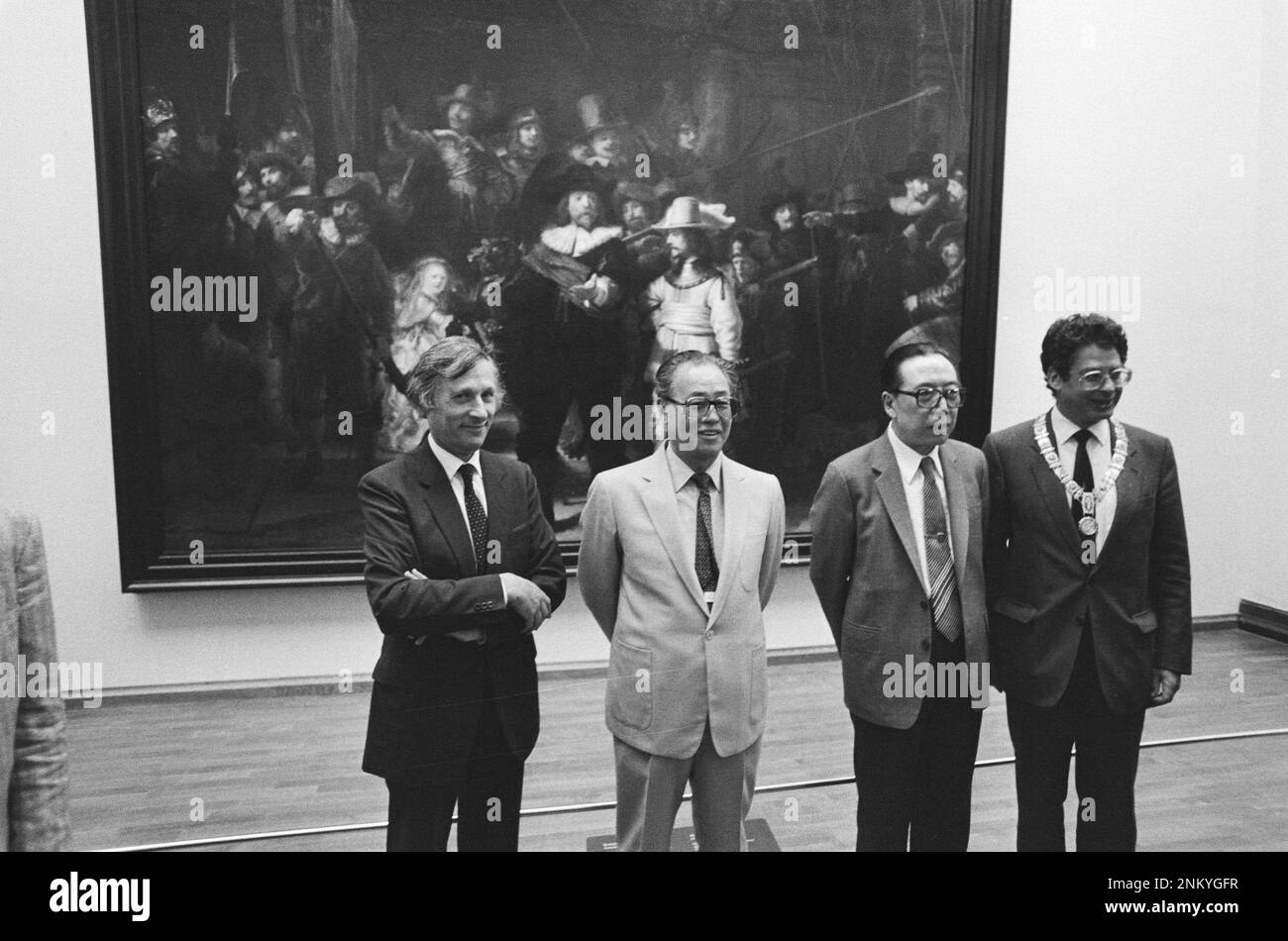 Der chinesische Premierminister Zhao Ziyang besucht das Rijksmuseum Amsterdam ca. 1985 Stockfoto