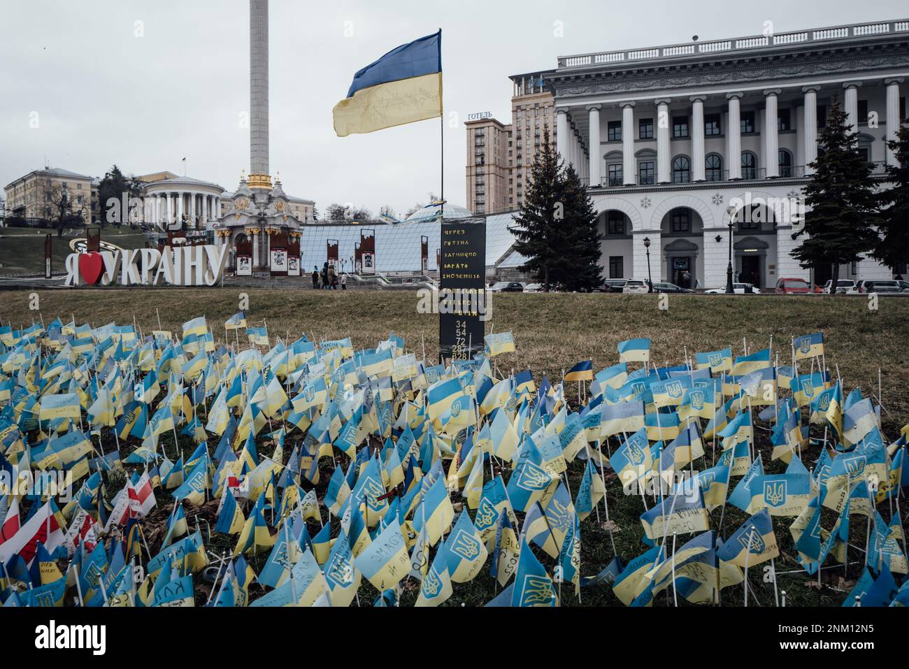 Ukraine / Kiew - 24/2/2023 - Adrien Vautier / Le Pictorium - Krieg in der Ukraine - 1 Jahr - 24/2/2023 - Ukraine / Kiew - Maridan-Platz am 24. Februar 2023, ein Jahr auf den Tag nach der russischen Invasion in der Ukraine. KEIN RUSSLAND Stockfoto