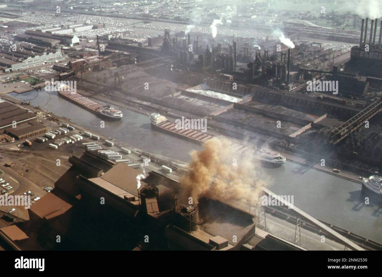 1970er Amerika: Das Werk River Rouge der Ford Motor Company erstreckt sich über 1200 Hektar Land in Dearborn Ca. 1973 Stockfoto