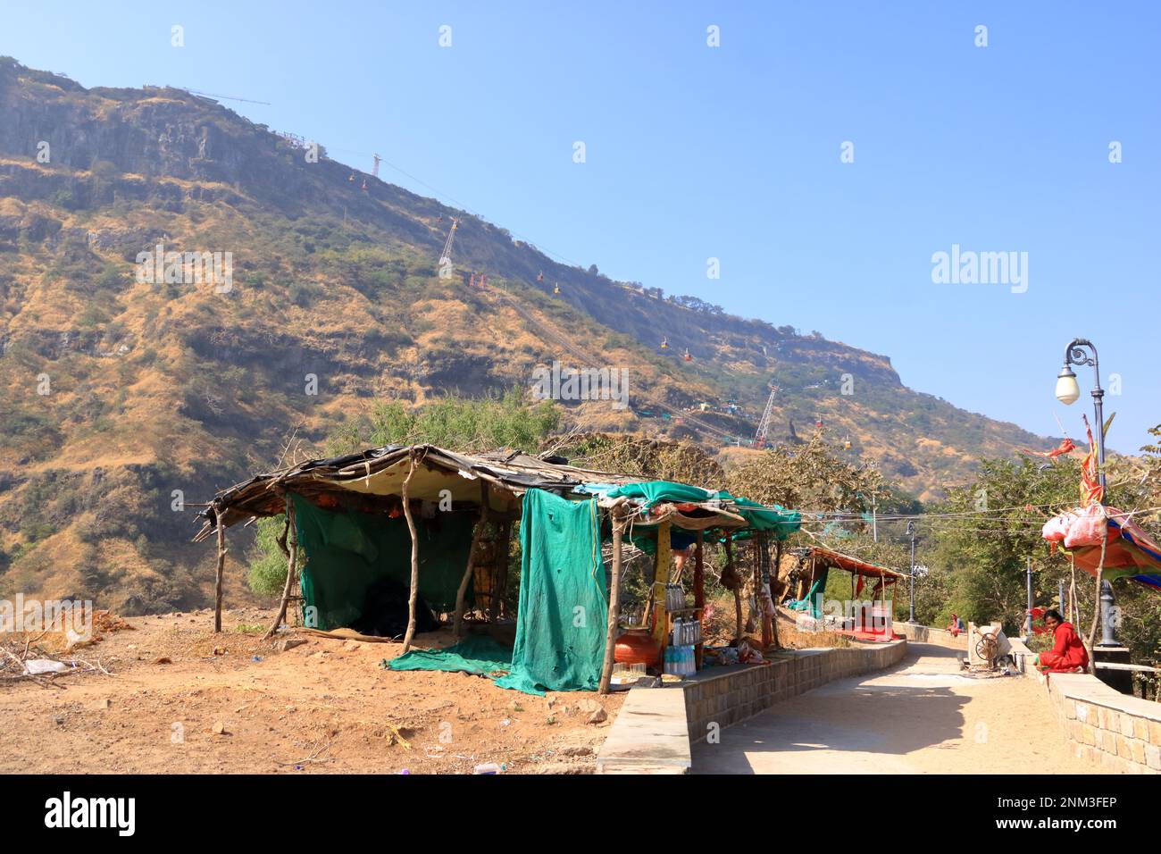 Dezember 24 2022 - Pavagadh, Gujarat in Indien: Seilbahn zum Shree Mahakali Mataji Tempel Stockfoto