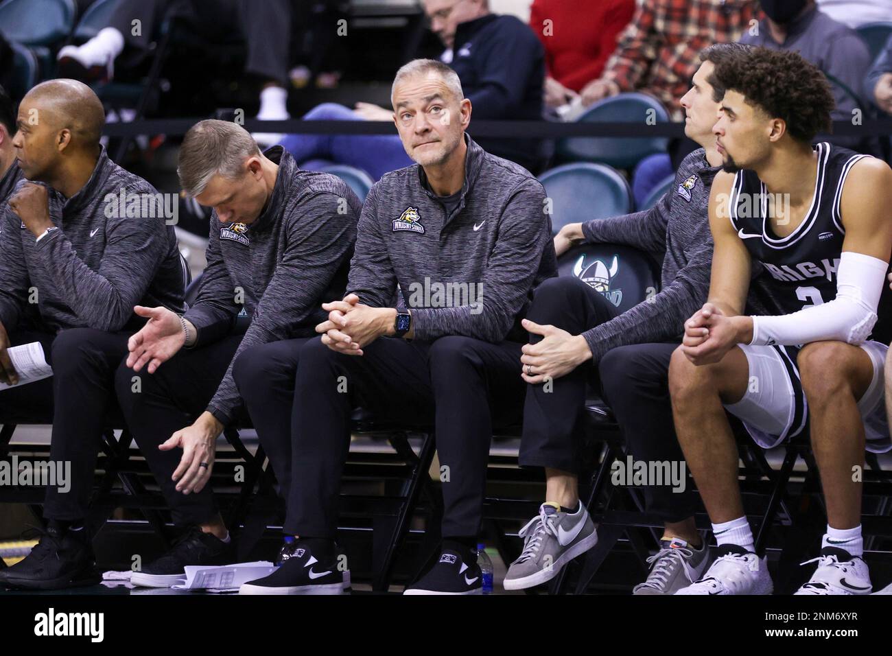 CLEVELAND, OH - DECEMBER 04: Wright State Raiders head coach Scott Nagy on the sideline during the second half of the men's college basketball game between the Wright State Raiders and Cleveland State Vikings on December 4, 2021, at the Wolstein Center in Cleveland, OH. (Photo by Frank Jansky/Icon Sportswire) (Icon Sportswire via AP Images) Stockfoto
