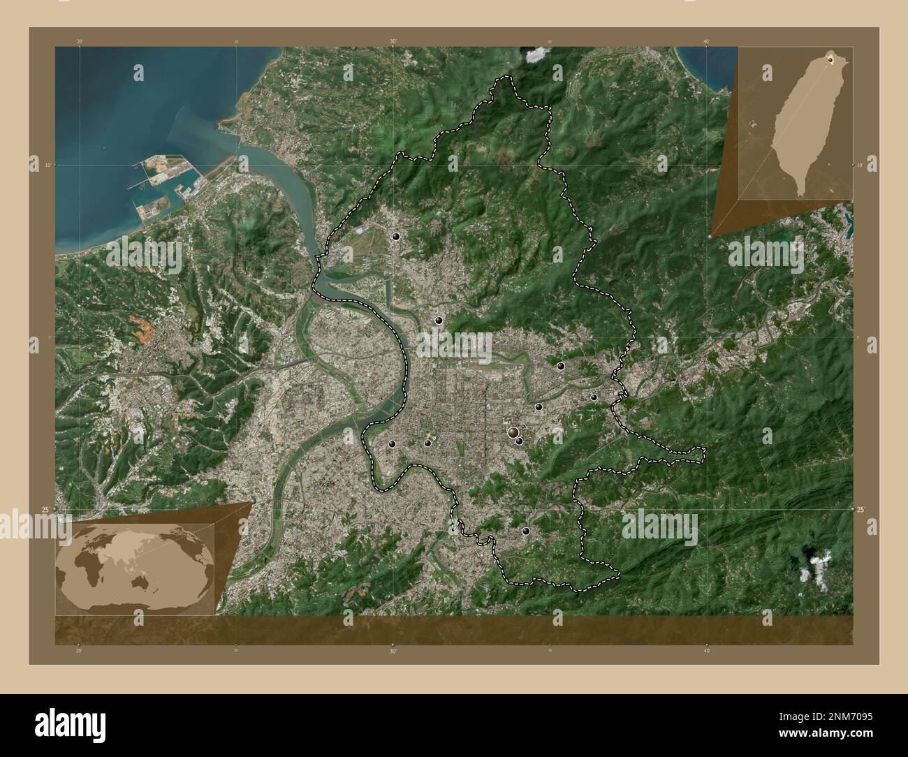 Taipei, Sondergemeinde Taiwan. Satellitenkarte mit niedriger Auflösung. Standorte der wichtigsten Städte der Region. Eckkarten für zusätzliche Standorte Stockfoto