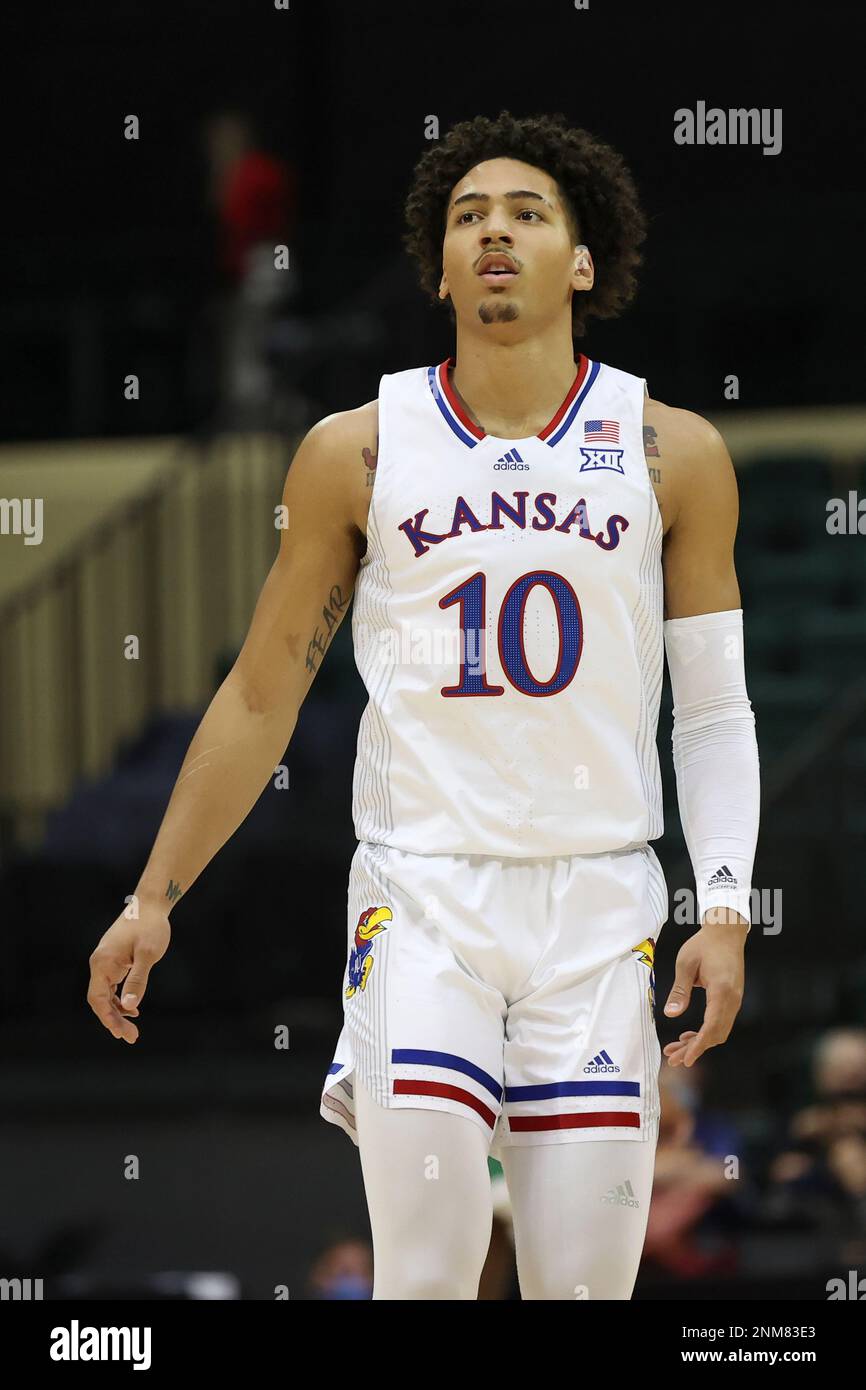 ORLANDO, FL - NOVEMBER 25: Kansas Jayhawks forward Jalen Wilson (10) during the ESPN Events Invitational college basketball game between the North Texas Mean Green and Kansas Jayhawks on November 25, 2021 at the HP Field House in Orlando, FL. (Photo by Mark LoMoglio/Icon Sportswire) (Icon Sportswire via AP Images) Stockfoto