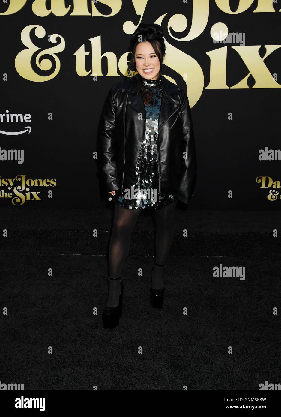 HOLLYWOOD, KALIFORNIEN - FEBRUAR 23: Ashley Yi besucht die Los Angeles Premiere von Prime Video 'Daisy Jones & the Six' im TCL Chinese Theatre am Februar Stockfoto