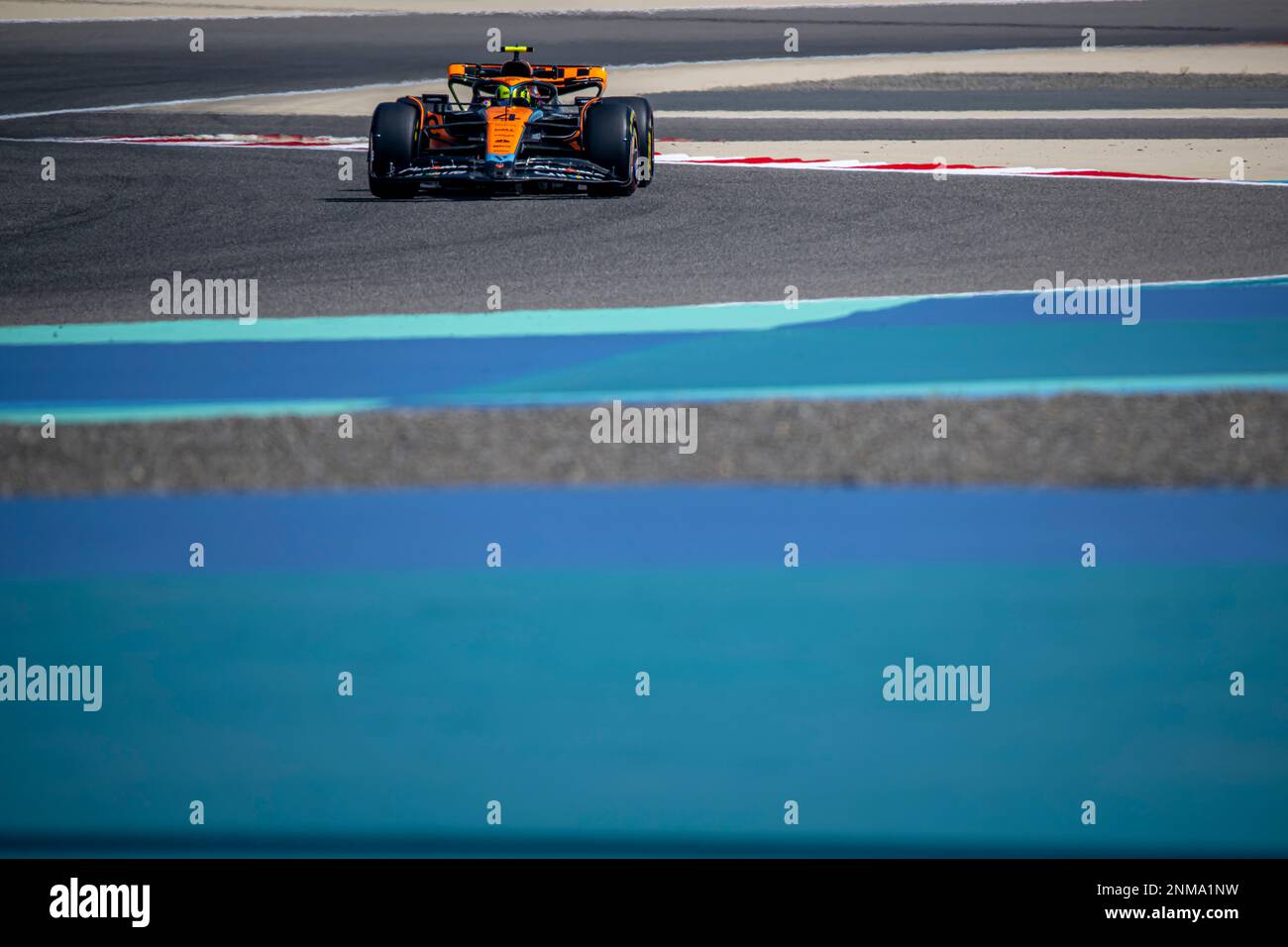 Sakhir, Bahrain, 24. Februar 2023, Lando Norris aus dem Vereinigten Königreich tritt um McLaren F1 an. Wintertests, die Wintertests der Formel-1-Meisterschaft 2023. Kredit: Michael Potts/Alamy Live News Stockfoto