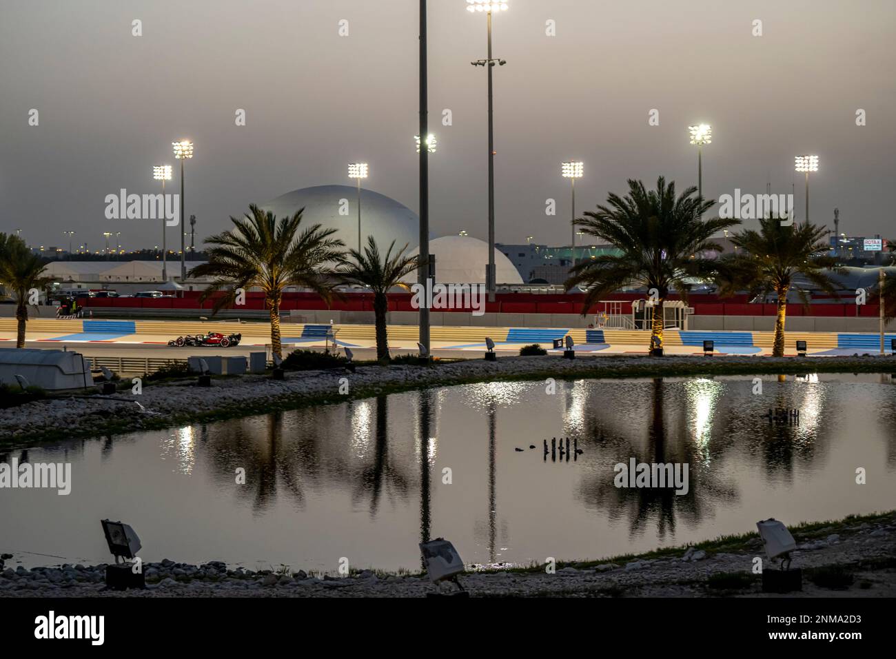 Sakhir, Bahrain, 24. Februar 2023, Zhou Guanyu aus China, tritt um den Alfa Romeo Racing an. Wintertests, die Wintertests der Formel-1-Meisterschaft 2023. Kredit: Michael Potts/Alamy Live News Stockfoto