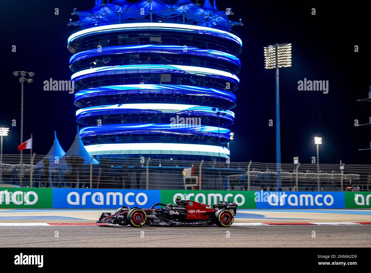 Sakhir, Bahrain, 24. Februar 2023, Zhou Guanyu aus China, tritt um den Alfa Romeo Racing an. Wintertests, die Wintertests der Formel-1-Meisterschaft 2023. Kredit: Michael Potts/Alamy Live News Stockfoto